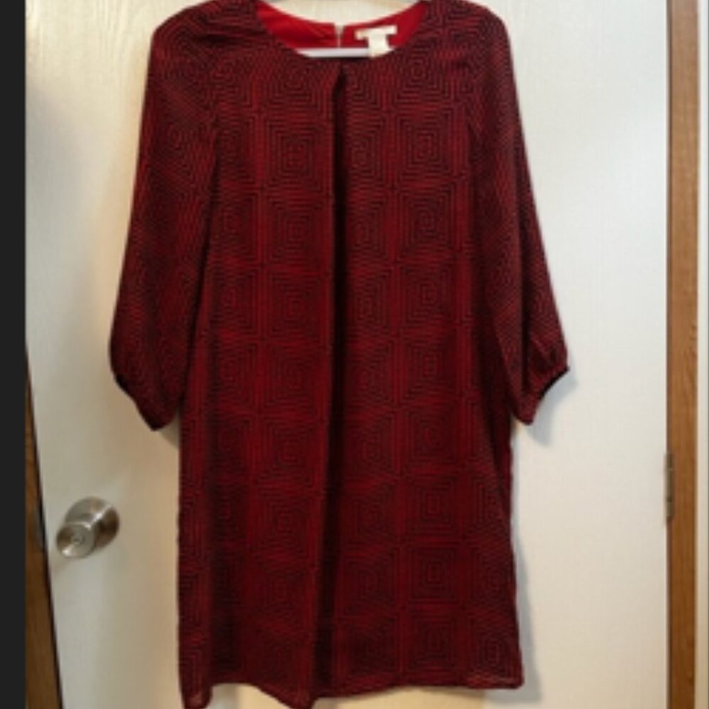 H&M Woman’s Geometric Red Black Front Pleated Sheath Dress 3/4 Sleeve Size 4